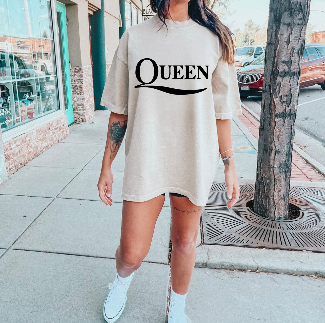 Black Lettering Queen Tee