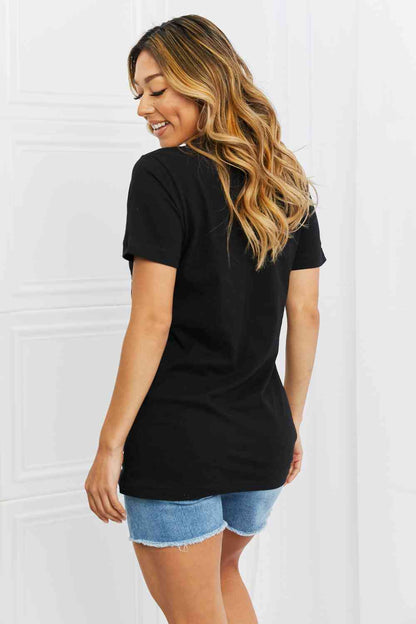 Skull Mama Full Size Graphic Tee in Black